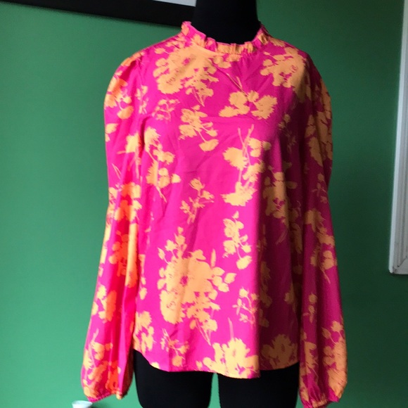 SHEIN Tops - ❤️❤️NWOT Shein Floral Long Sleeved Top❤️❤️